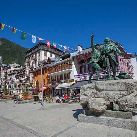Le Cham 106 Modern Studio In Central Chamonix | Walk To Ski Lift & Town Center - Happy Rentals *